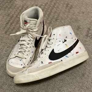 Nike Blazer Mid ‘77 High Tops White with Paint Splatter size 7y/8.5 women/7 men